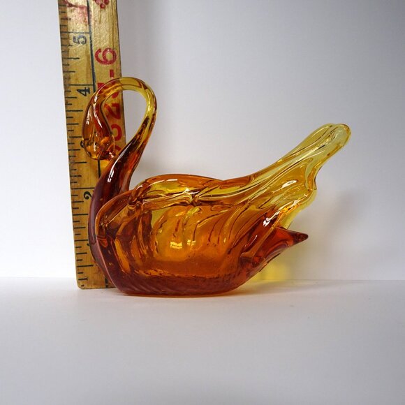 Chalet Glass Amber Swan Dish - Picture 6 of 7